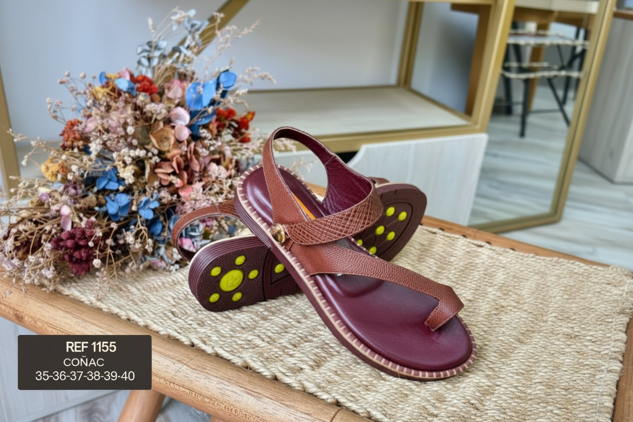 Sandalia Cruzada en Cuero con Ajuste Inteligente